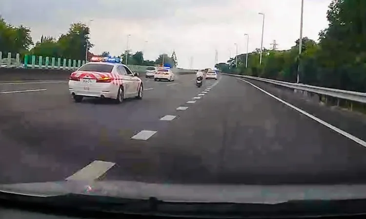 國道警方出動4輛紅斑馬沿路警戒。警方提供