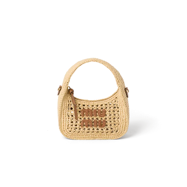 Miu Miu Wander編織半月形包款，7萬2000元。品牌提供