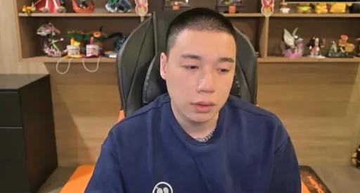 Toyz剃平頭告別直播 認了交往篠崎泫「今年已在一起」