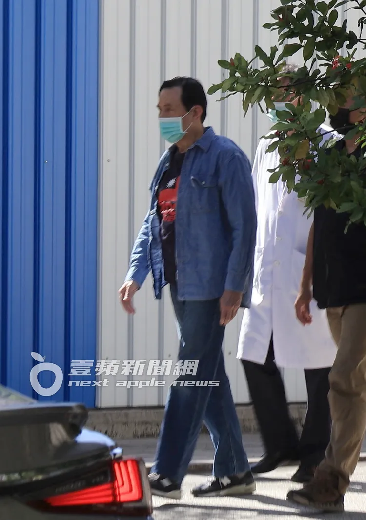 馬英九做完3小時健檢離開思源樓。特勤中心攝