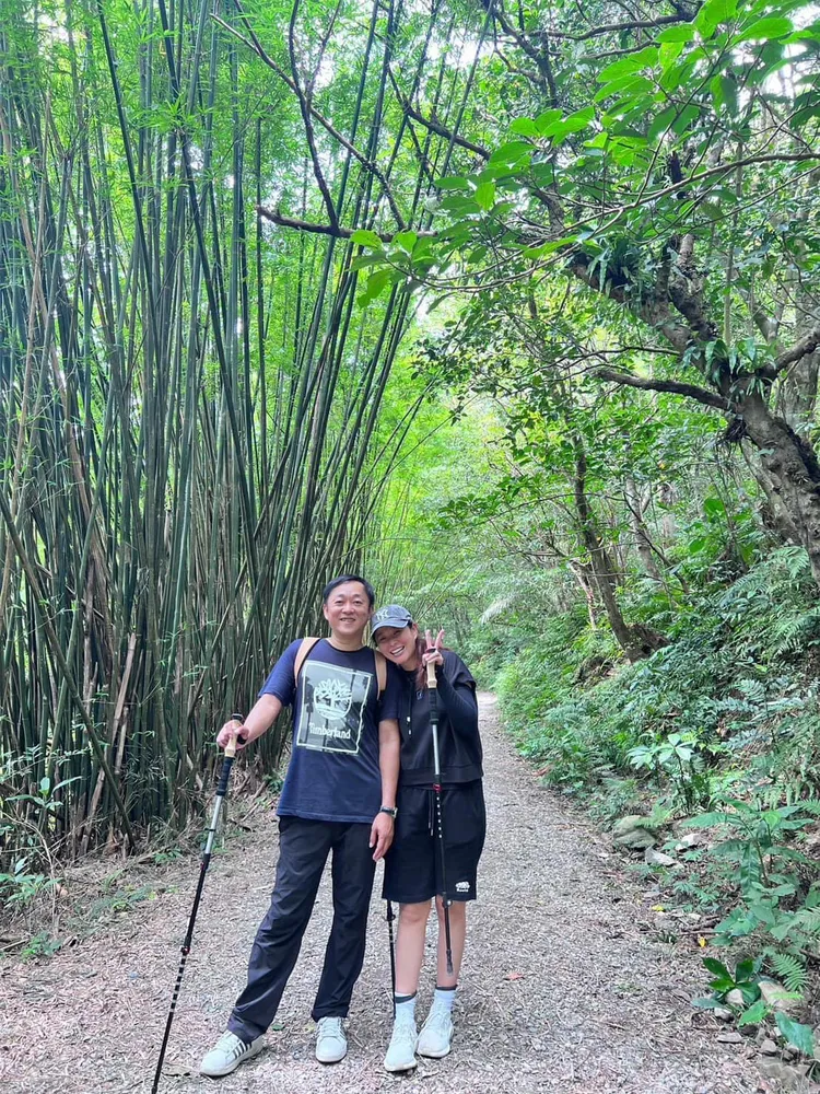 夫妻倆經常遊山玩水享受生活。翻攝李燕臉書
