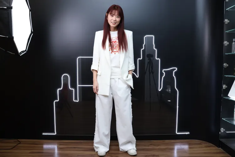 李燕享受新婚生活。