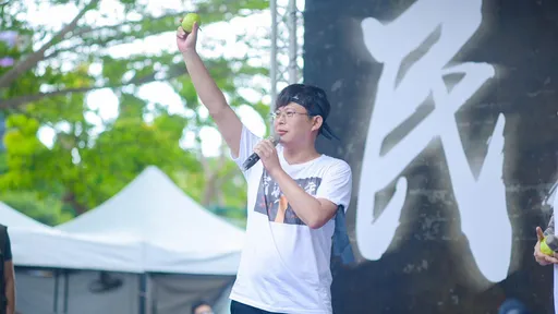 醫師爆綠營網友「暗示肉搜黃國昌小孩」 鄉民全怒了:文革上映中