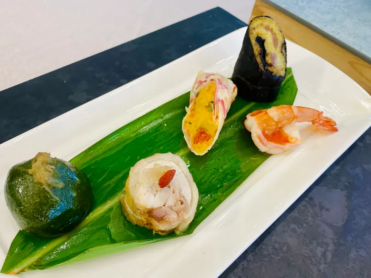 第二道：五大族群代表小吃。王志弘攝