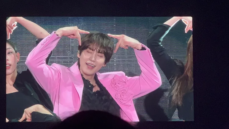 圭賢萌跳《我推的孩子》。讀者提供