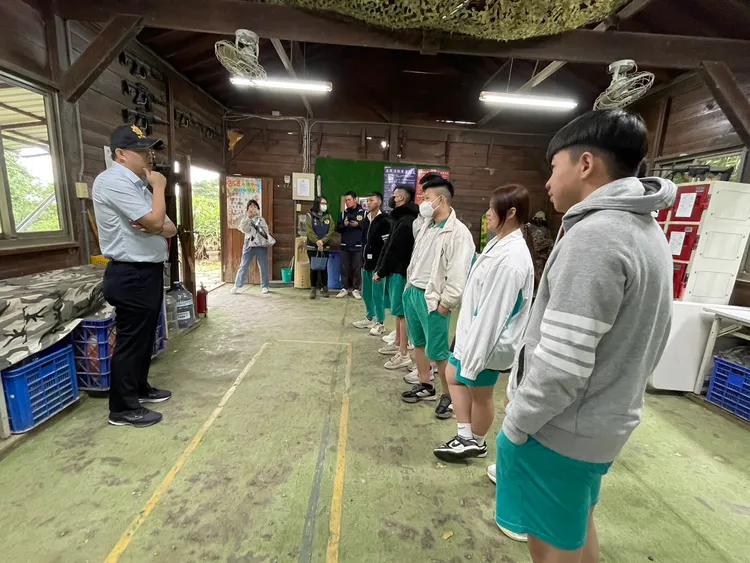 少年隊隊長廖睿辰在活動前向學生宣導，如果有被人邀請去做一些可疑的事情，一定要嚴辭拒絕，並向學校老師反映。警方提供