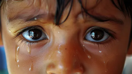 桃園小二生「赤裸出門罰站」疑父頻繁虐待 鄰居:通報N次沒下文