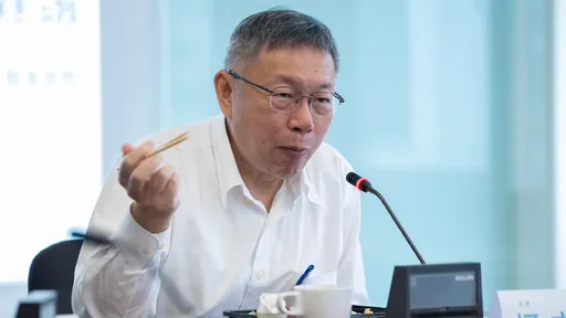 修法後「藍綠能整死柯文哲」 財經網美:小草該杯葛國會擴權