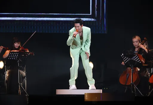 蕭敬騰顧病母還被催表態　深夜發文「做個堂堂正正中國人」