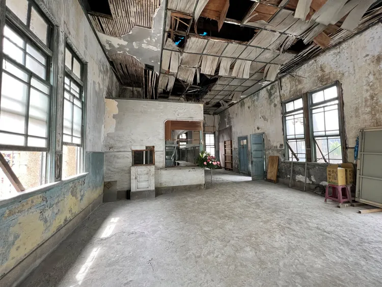 歷史建築里港郵便局將進行修復活化。縣府提供