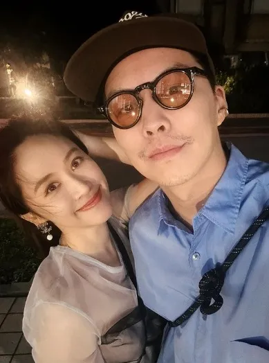 Sandy曬和老公約會閃照。翻攝Sandy IG
