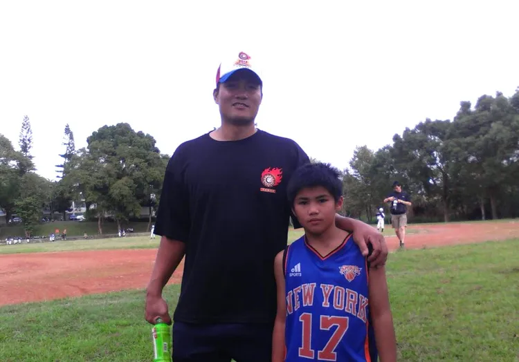 統一獅高國慶（左）、張翔（右）合影。翻攝自張翔臉書