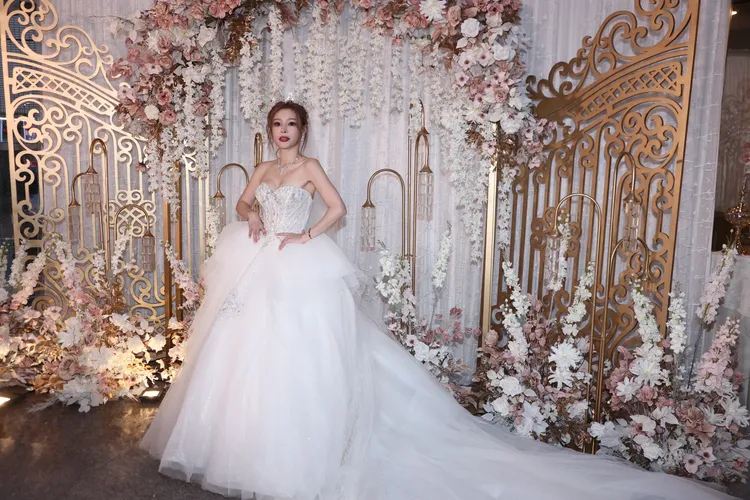 孟慶而爆乳亮相。彭欣偉攝