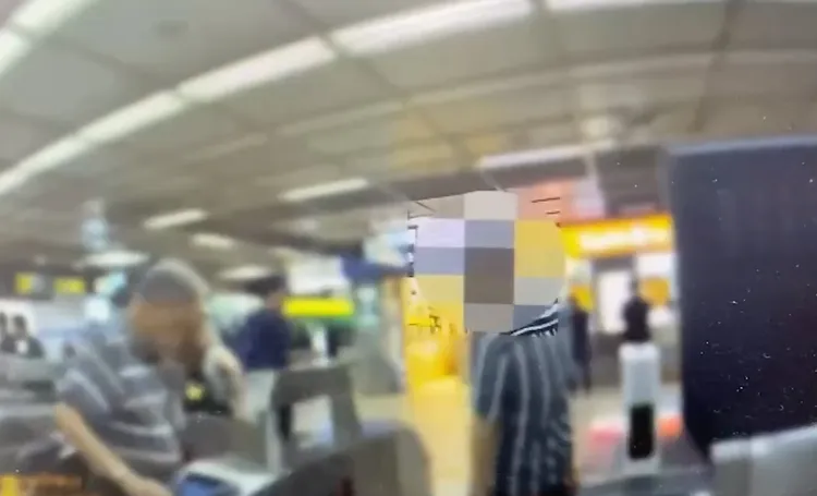 捷警跟隨他出站。警方提供