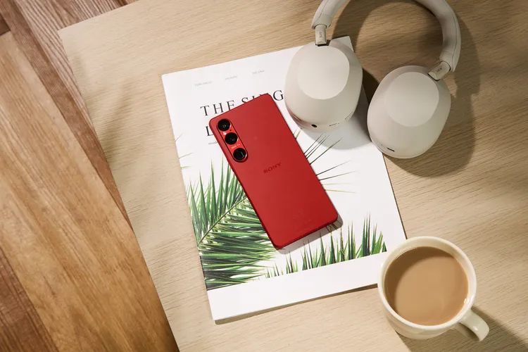 Xperia 1 VI推出區域限定「緋紅」限量新色廣受好評，預購開紅盤。Sony提供。