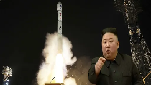 金正恩顏面無光!北韓:發射偵察衛星失敗 新型火箭飛行途中爆炸