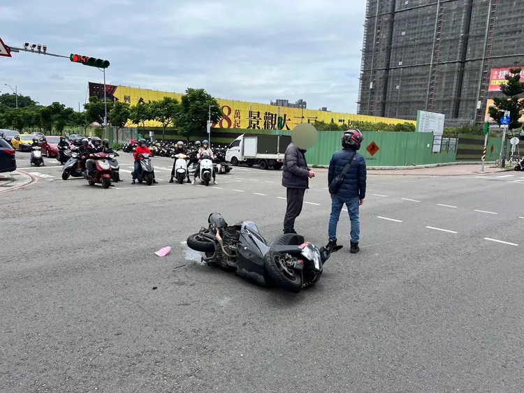 車禍現場。龜山警分局提供