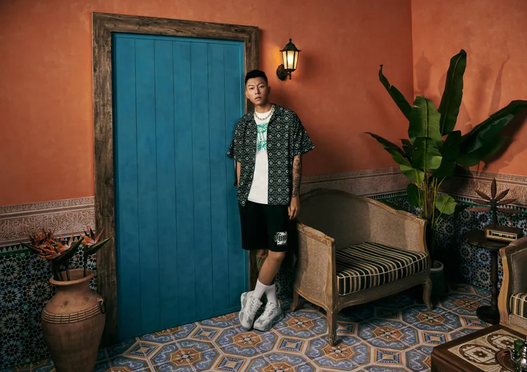 New Prep印花短袖襯衫2180元、Palm Resort短袖T恤880元、Palm Resort 10吋短褲1280元、RS-X Efekt PRM 3980元。品牌提供