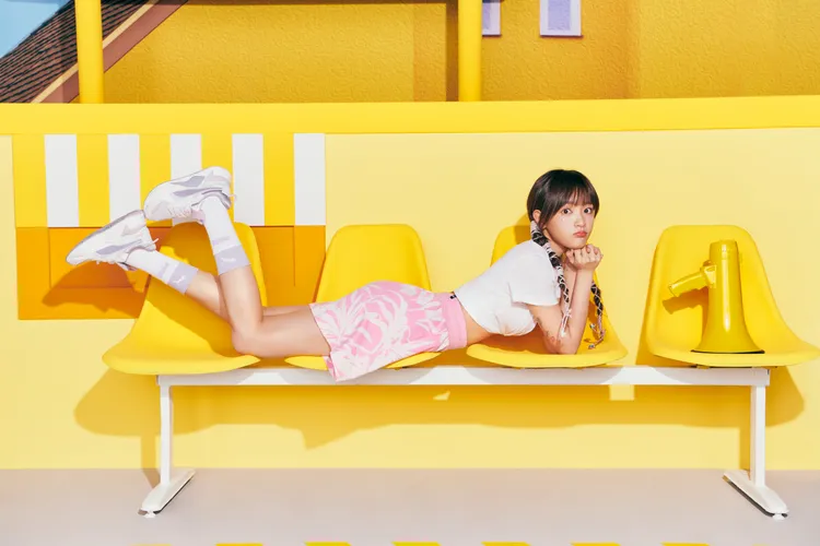 Palm Resort短袖T恤880元、Palm Resort印花5吋短裙1380元、RS-X Soft Wns 3980元。品牌提供