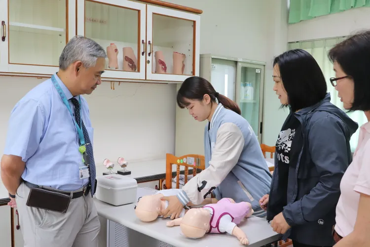 張義雄相當期待此次產學合作，培育專才為大環境一起努力。校方提供