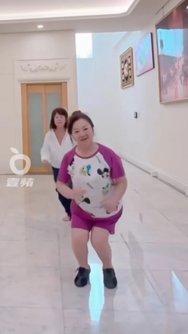 70歲白冰冰筋骨軟Ｑ。　翻攝白冰冰臉書