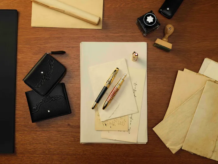 萬寶龍歡慶大師傑作系列100周年，推出跨品類商品。品牌提供