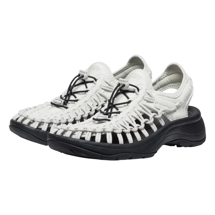 UNEEK ASTORIA鞋款，3980元。品牌提供