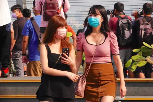 今各地溫暖「南高屏上看36℃」 母親節晚變天轉涼!大雨突襲2區