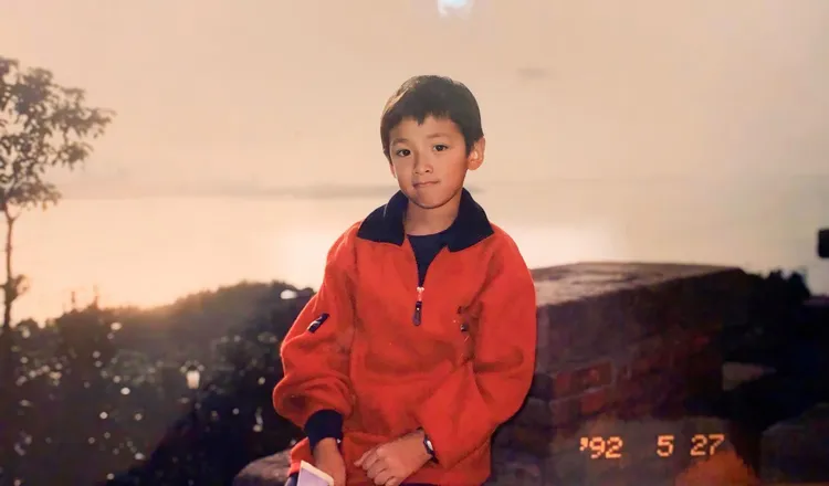 柯震東小時候照片。翻攝《@kaikaiko》Threads