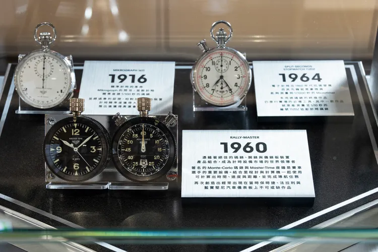 泰格豪雅「追夢前行・競逐不止」古董時計巡迴展於板橋大遠百專賣店全台首站登場。品牌提供