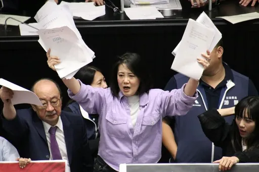 遭某藍委推撞樓梯!吳思瑤全身瘀青「抓不出施暴者」 質疑韓國瑜1件事