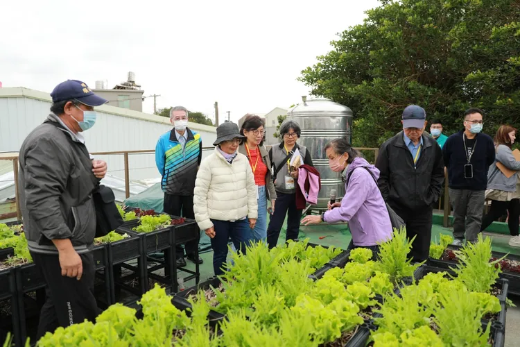 低碳永續家園評等認證，北區舊港里現勘。新竹市府提供