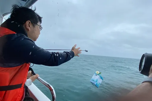 桃園聯合海葬28位先行者回歸大海 「生前預立環保葬意願登記」年底上路