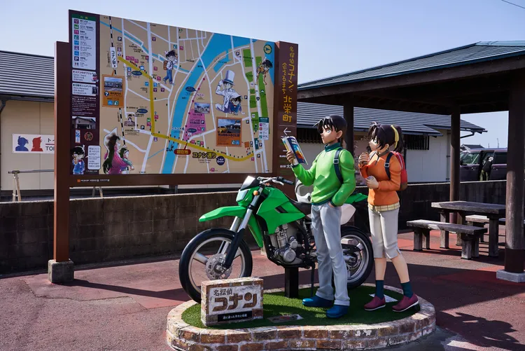 鳥取縣北榮町柯南小鎮隨處可見角色塑像，相當適合打卡拍照。StellAH.提供