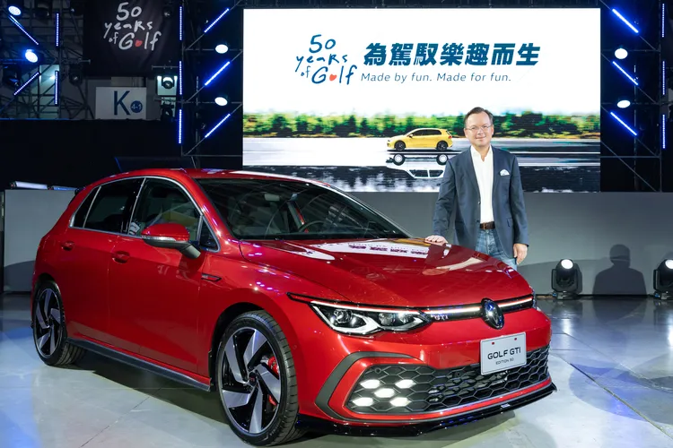 Golf GTI Edition 50 經典紀念款承襲 GTI 外觀經典元素，並可選配 Oettinger 套件，包含前下擾流、運動化後尾翼、後下擾流及 Oettinger 銘牌，總價值超過 9 萬元，限時限量優惠價 5 萬元。業者提供