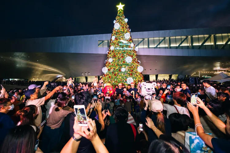 華友聯透過舉辦大型社區活動，加上提供售服APP系統，提升社區凝聚力，讓購屋族可隨時享有客服及購物優惠。華友聯提供