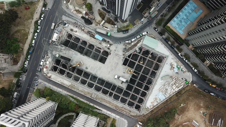 「華友聯以山AI」為果貿區域第三場建案，目前潛銷已出現成交４字頭，未來也將陸續實登。華友聯提供