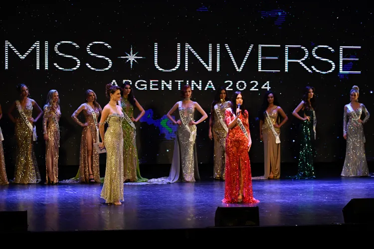 羅德里格斯（紅衣者）。美聯社