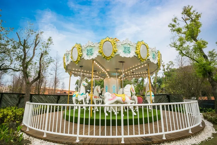 飯店有旋轉木馬等設施可免費使用。業者提供