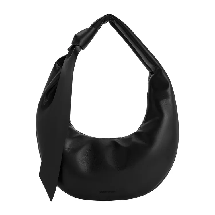 Toni綁結軟質彎月包，2990元。品牌提供