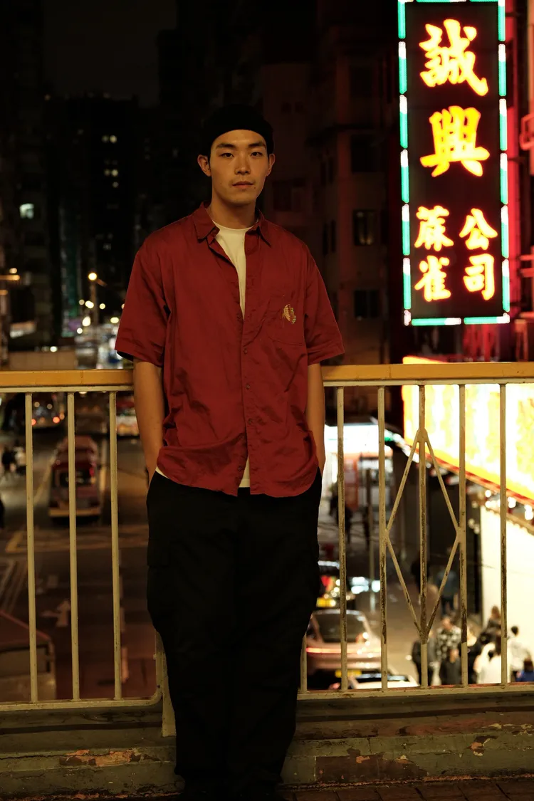 牧森旅遊時喜歡到街頭走走，放空自己，享受身處異地的氛圍。周子娛樂提供