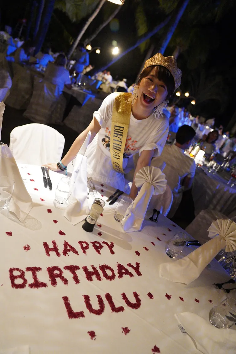 Lulu 參加 Club Med 經典活動「白色派對」，收到度假村準備的生日驚喜。業者提供