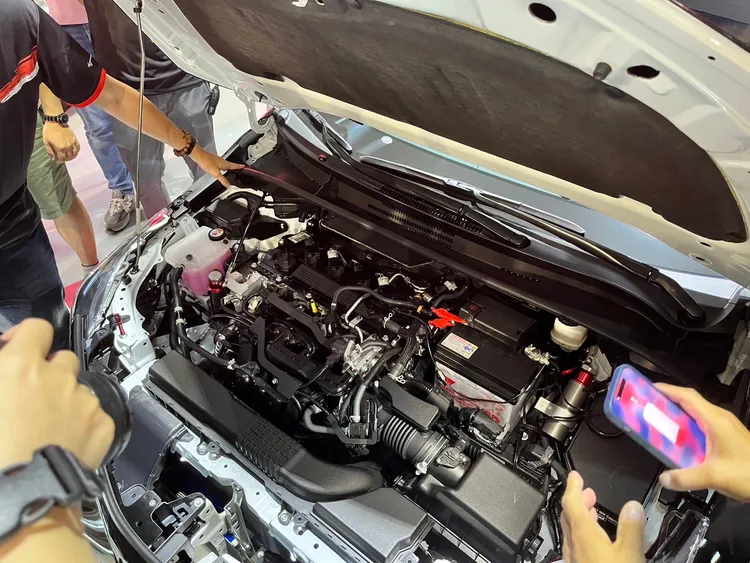 小改款Corolla Altis GR Sport升級搭載新世代Dynamic Force 2.0升四缸引擎，搭配Direct Shift-CVT附10速序列式手自排，可發揮170匹最大馬力及20.4公斤/米最大扭力。林浩昇攝