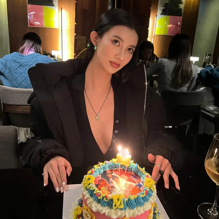 25歲的Jane外型姣好。翻攝janechen__ IG
