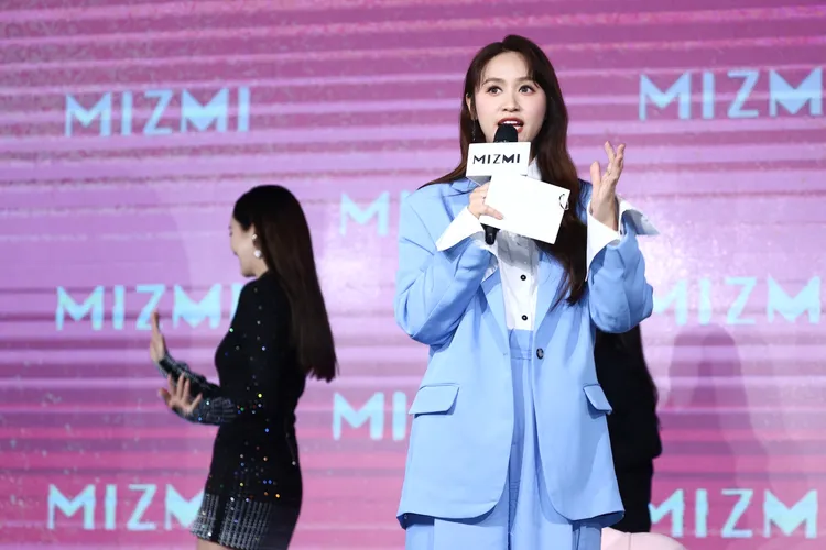 Sandy懷二寶後首度公開亮相。彭欣偉攝