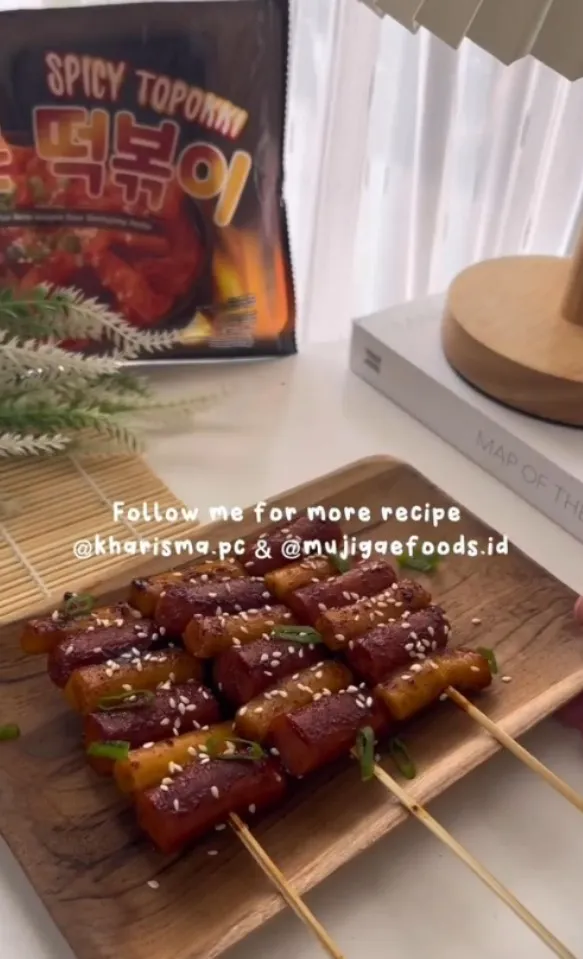 簡單又好做的點心!串年糕熱狗。
IG @kharisma.pc 提供