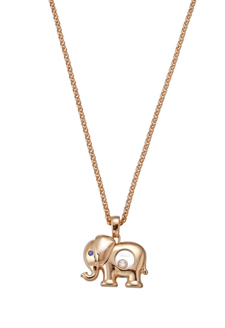 蕭邦Happy Diamonds系列大象項鍊，16萬4000元。品牌提供