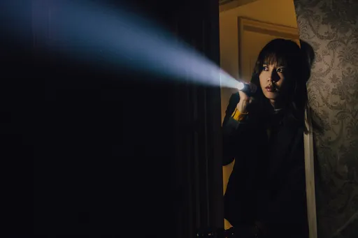 陳庭妮看無人空屋「有陌生阿姨送糖」　蔡凡熙凶宅聞詭異沖水聲超毛