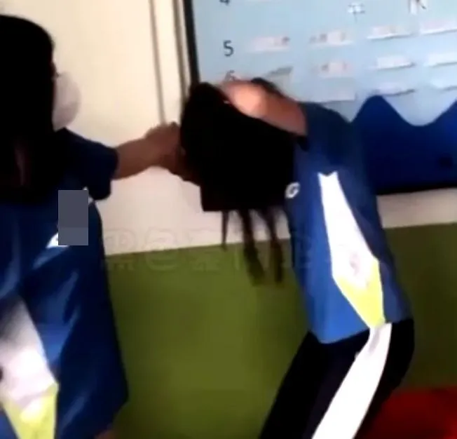 剪頭髮。翻攝黑豪家族