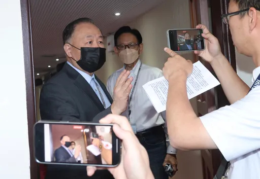 蓝委陈永康不挺徐巧芯!激动喊「国家利益大于政党」:对的事要有人做